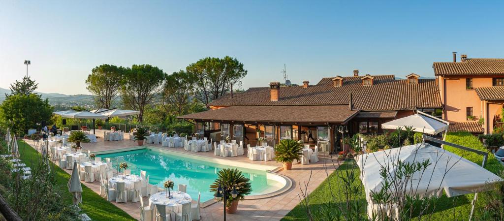 The swimming pool at or close to Hotel La Fattoria