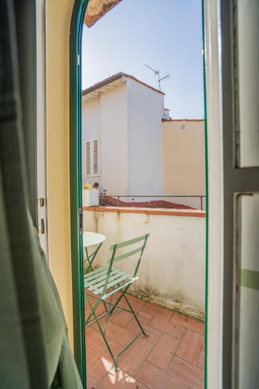A balcony or terrace at Pretty Apartment Alfani