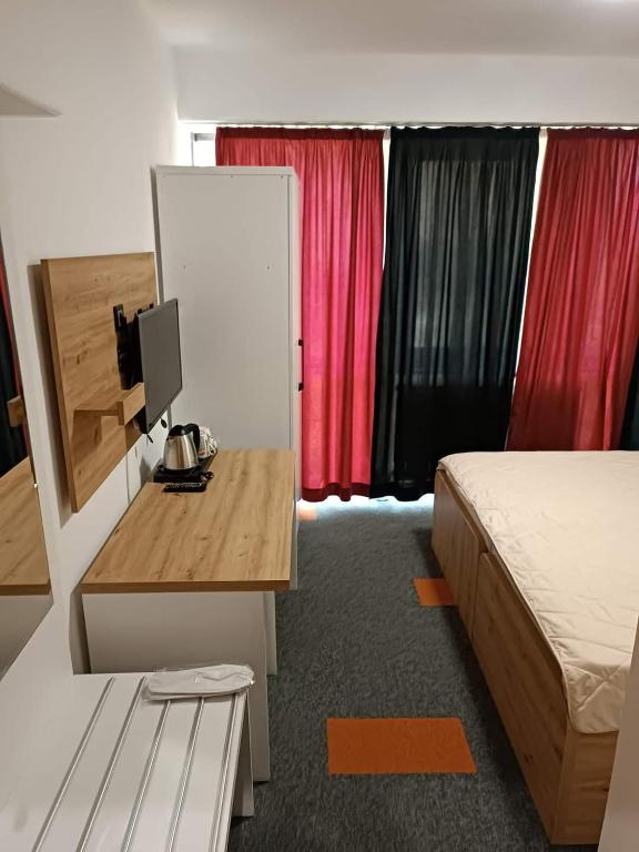 Postel nebo postele na pokoji v ubytování Hotel Brkić Sarajevo Airport - Free Parking