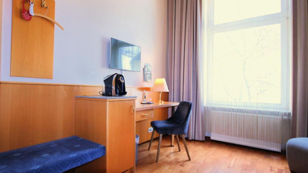 Komfort Hotel Am Kurpark - Comfortkamer Met Frans Bed