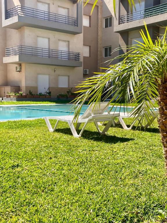 Bazén v ubytování Azra Homes Famille uniquement nebo v jeho okolí