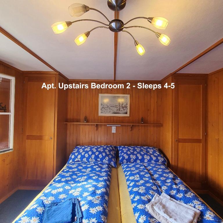 Una cama o camas en una habitación de Tannenboden