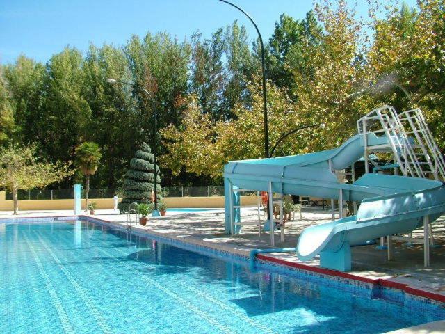 Bazén v ubytování Hotel Río Piscina nebo v jeho okolí