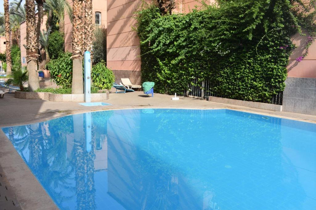 Bazén v ubytování Riad butterfly Marrakech nebo v jeho okolí