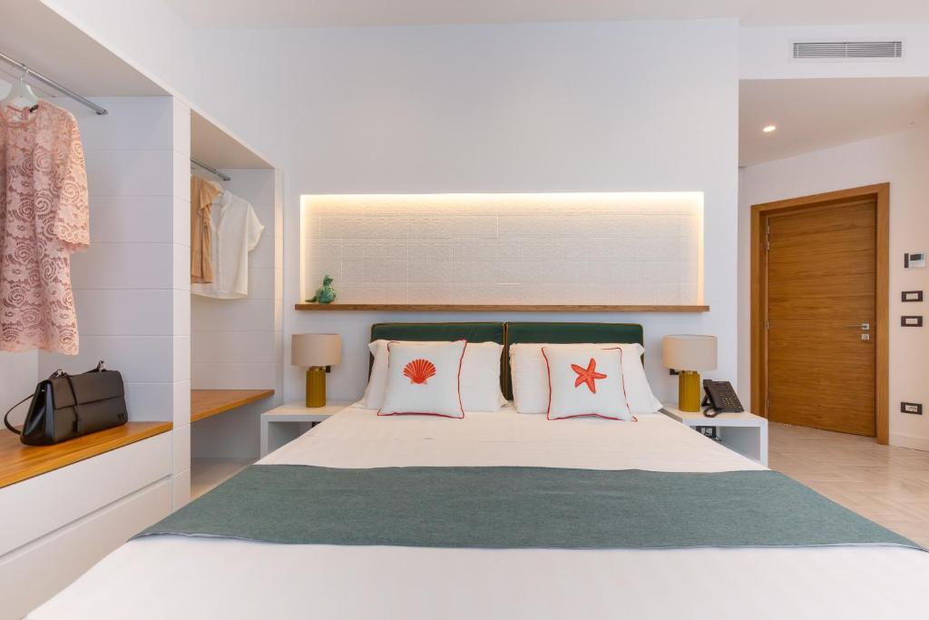Postel nebo postele na pokoji v ubytování Gioì Hotel Sorrento