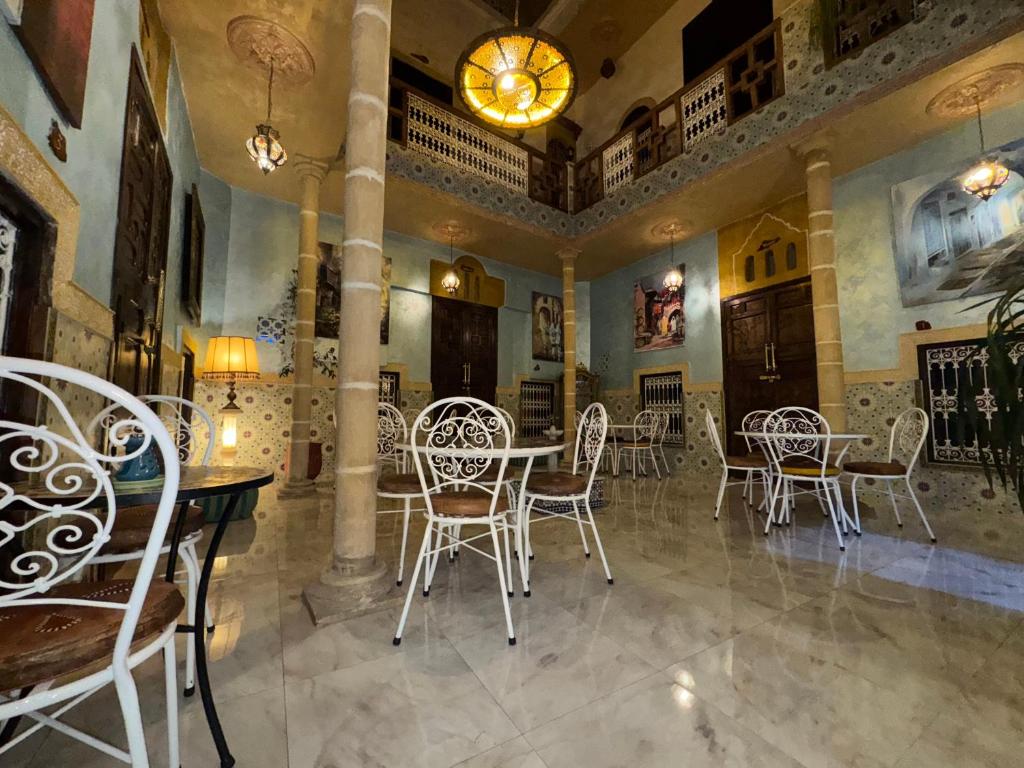 Posezení v ubytování RIAD ESMERALDA By Dar Ouezzani