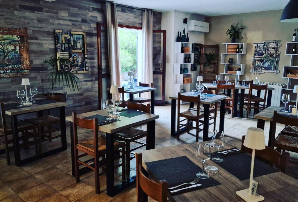 Restaurace v ubytování Hotel Sa Lumenera