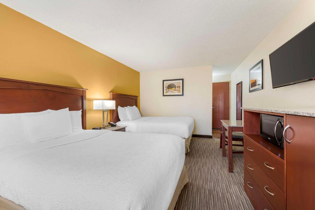 Best Western Executive Inn & Suites - Housity