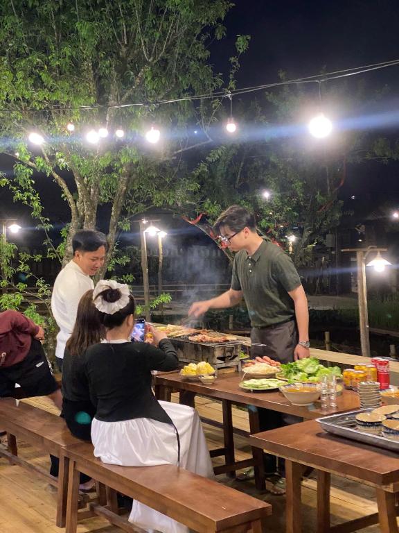 Khách lưu trú tại Lung Chung Doi Sapa - Homestay & Coffee Garden