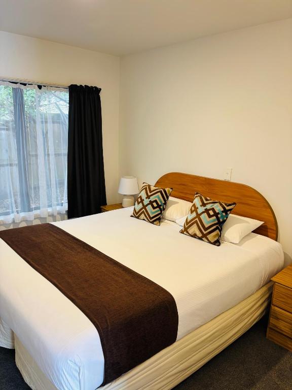 Bush Inn Court Motel - Resim 12