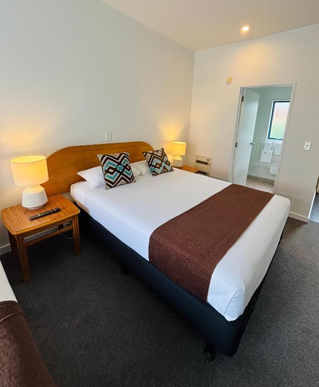 Bush Inn Court Motel - Resim 11