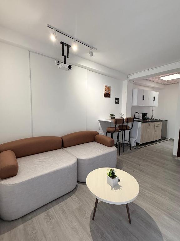 Kuchyň nebo kuchyňský kout v ubytování LOFT HOST PARTNER Cerca al Aeropuerto,Expofuturo y Ukumari