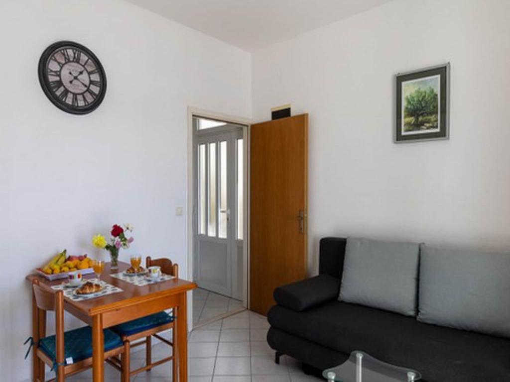 House Ra ica - One Bedroom Apartment with Terrace and Sea view 3