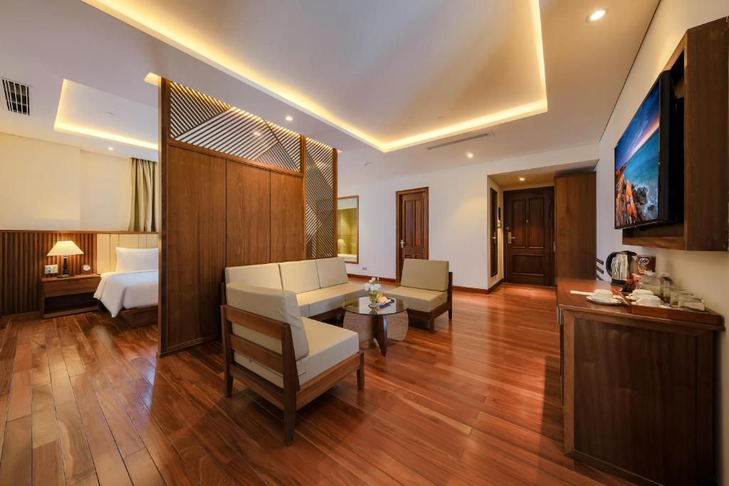 Suite Triple City View