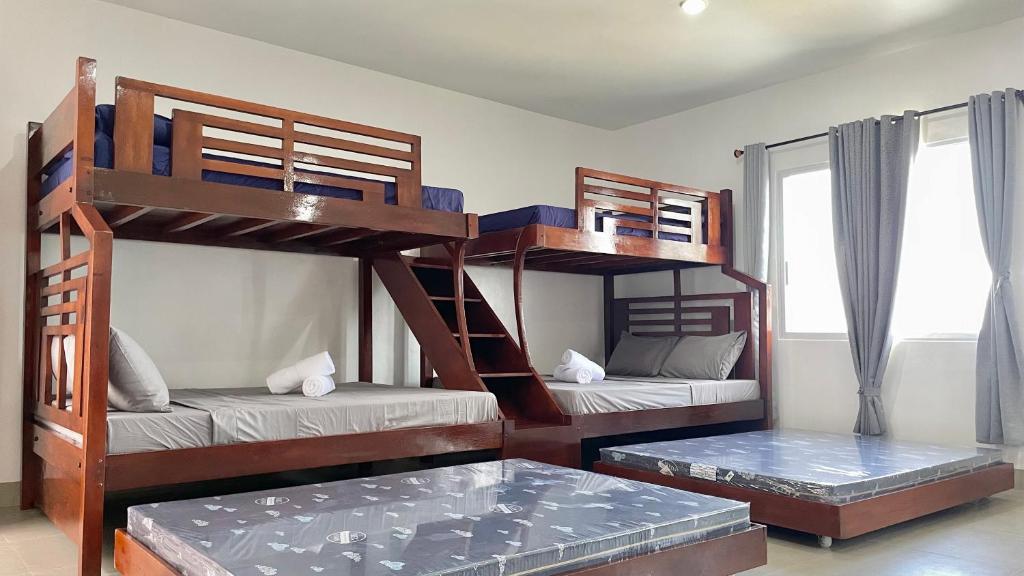 Beachfront · Private Beach Beachfront Hostel - Deluxe Family Room