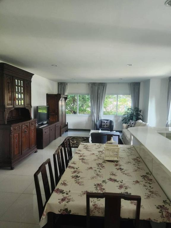 Posezení v ubytování ibeyond Apartment Romklao Suvarnabhumi