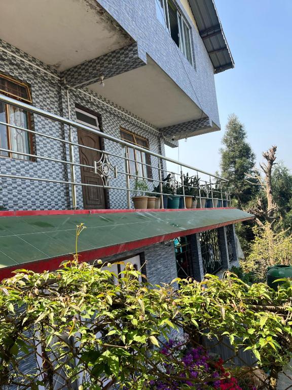 Balkoni atau teres di Simbosa
