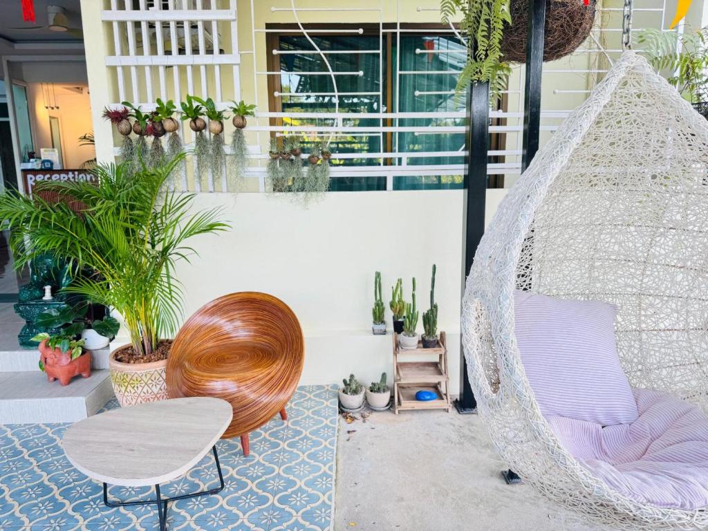 Collection O Room Lanna Hotel - Resim 9