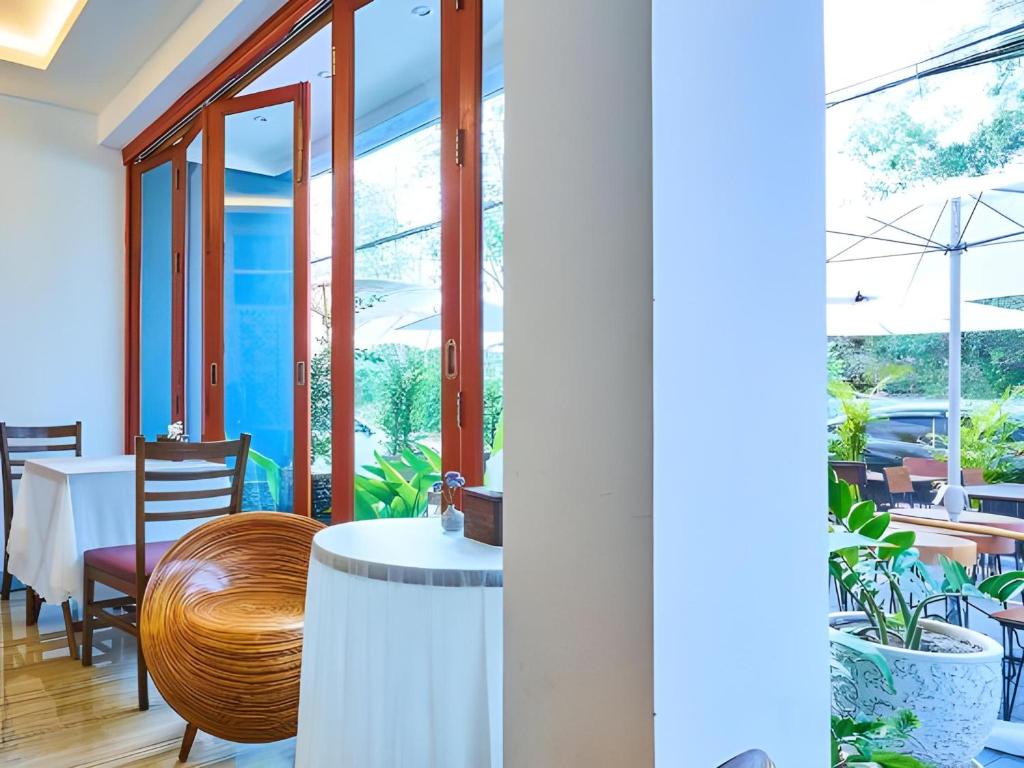 Collection O Room Lanna Hotel - Resim 16