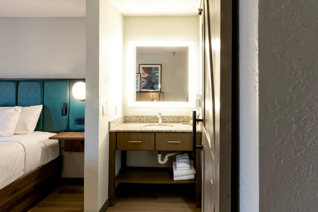 Wingate by Wyndham Owensboro photo