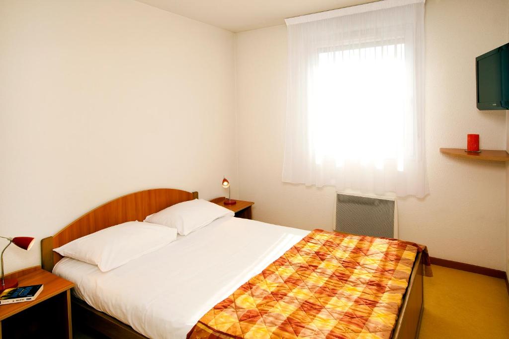 Séjours & Affaires Genève Saint Genis - Two-Bedroom Apartment (5 Adults)