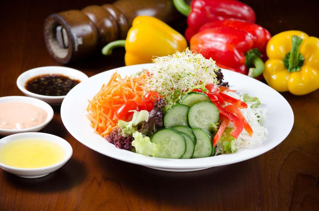 Makanan di atau berdekatan hotel