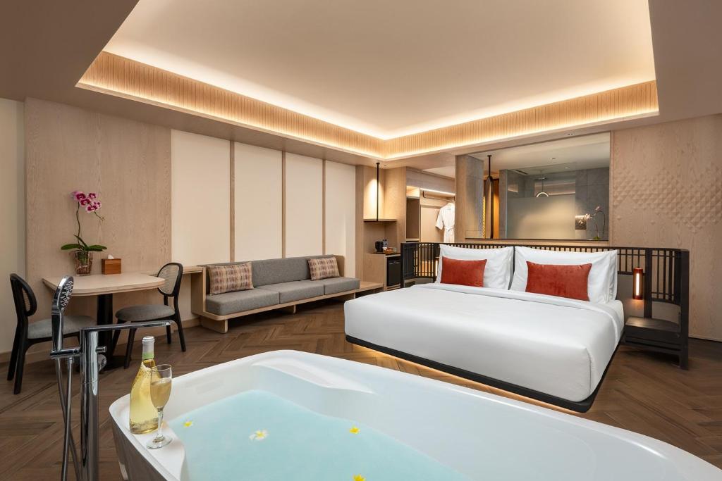 Katamaran Hotel & Resort Komodo - 11