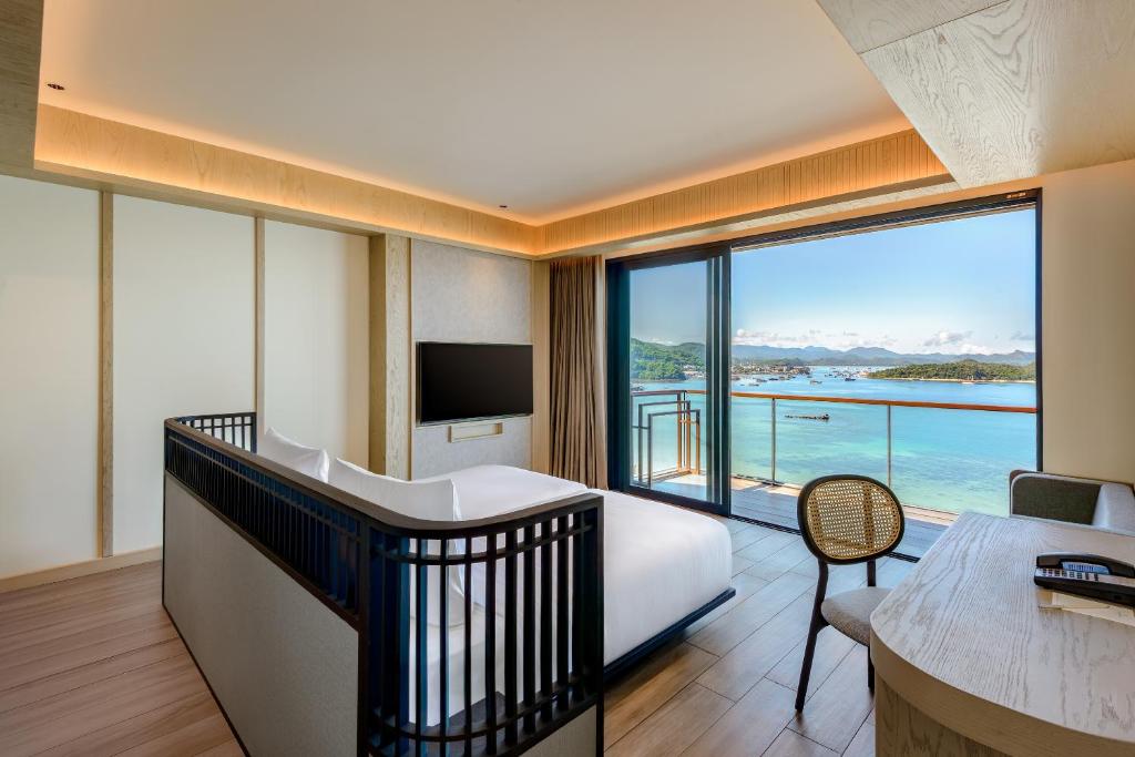 Katamaran Hotel & Resort Komodo - Ático Real De Dos Habitaciones