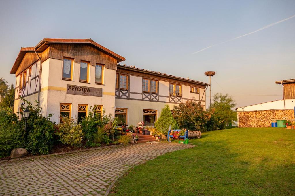 Κήπος έξω από το Pension Moritz unterm Storchennest -16303 Schwedt,Schwedter Allee1