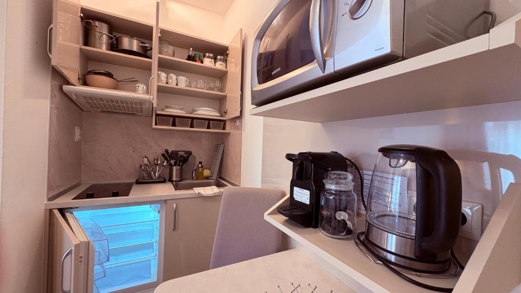 Kuchyňa alebo kuchynka v ubytovaní Apartmán ELIZABETH