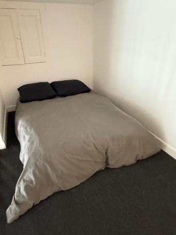 Postel nebo postele na pokoji v ubytování OULLINS T3 COSY 70M2 - 6 Pers 2 Chambre - 2 Mezzanines Métro & centre à Pied