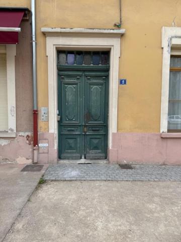Fotografie z fotogalerie ubytování OULLINS T3 COSY 70M2 - 6 Pers 2 Chambre - 2 Mezzanines Métro & centre à Pied v destinaci Oullins