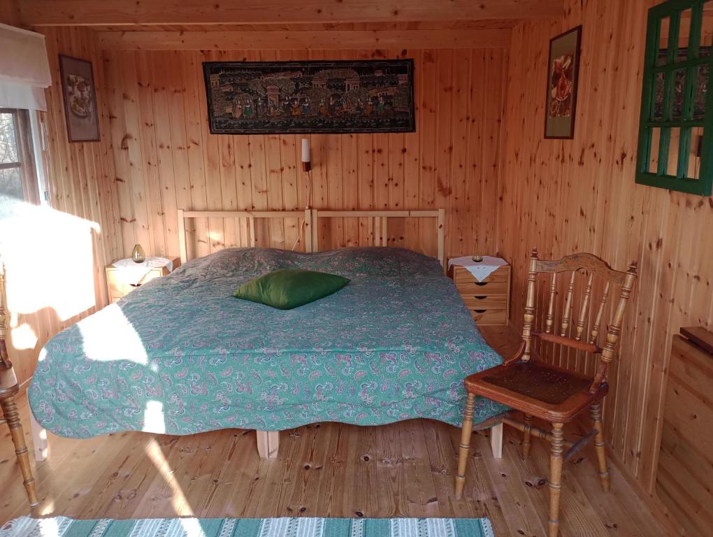 Postel nebo postele na pokoji v ubytování Alva Stugby Gotland