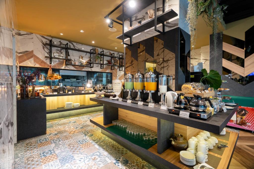 Rak Elegant Hotel Patong - 14