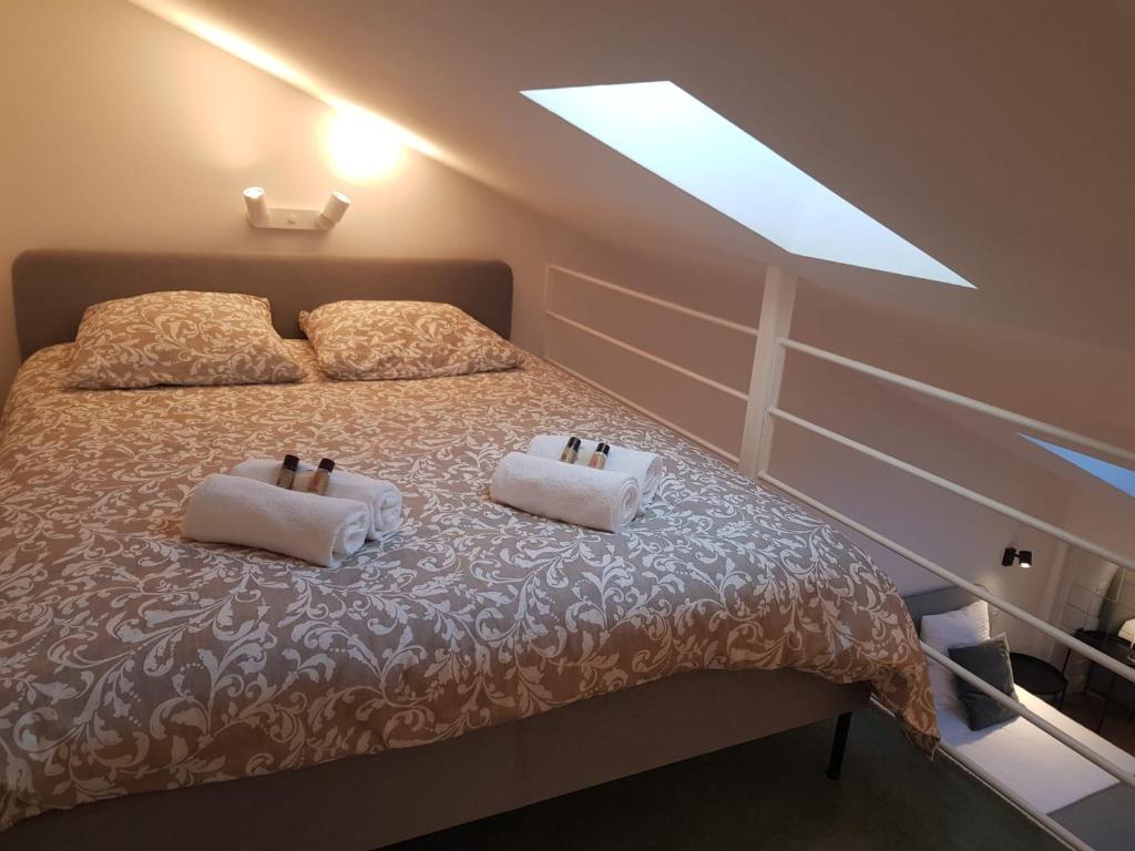 Posteľ alebo postele v izbe v ubytovaní Cannes : Duplex à 5 minutes à pied du Palais des Festivals