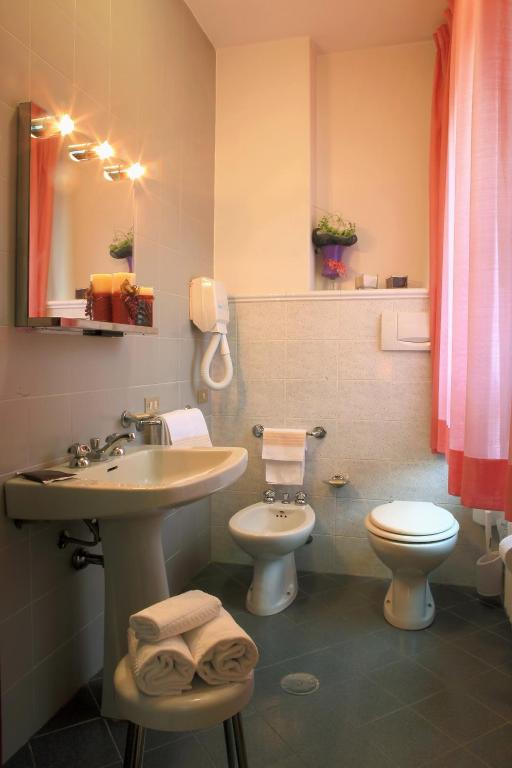 Koupelna v ubytování Hotel Alexandra