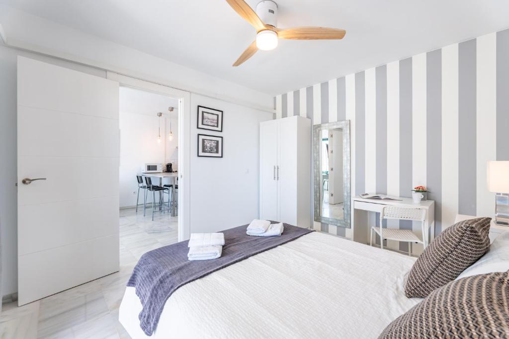 Posteľ alebo postele v izbe v ubytovaní VB Pueblo del Parque 2BDR Apartment