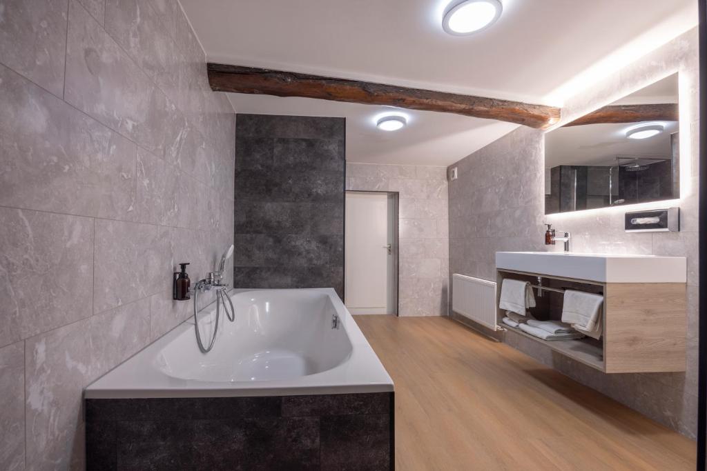 Fletcher Hotel Restaurant De Burghoeve - Resim 26