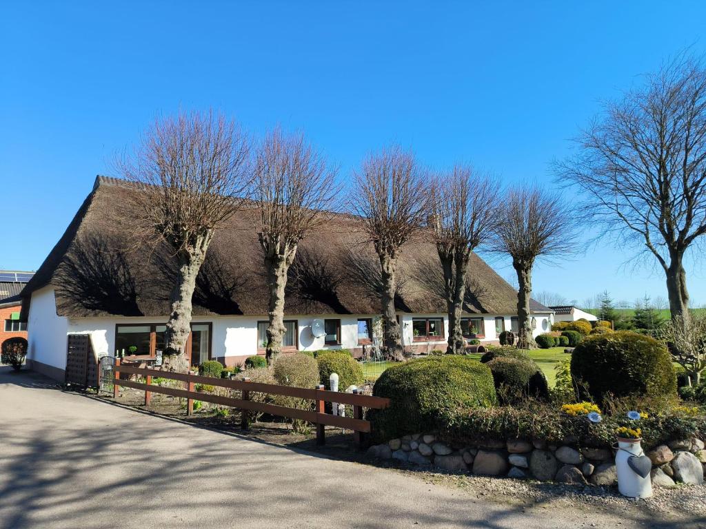 Zahrada ubytování Huber - gemütliche FeWo mit Terrasse und Garten auf dem Lande