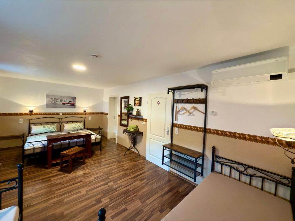 Europa Pension zum Grünen Baum - 6