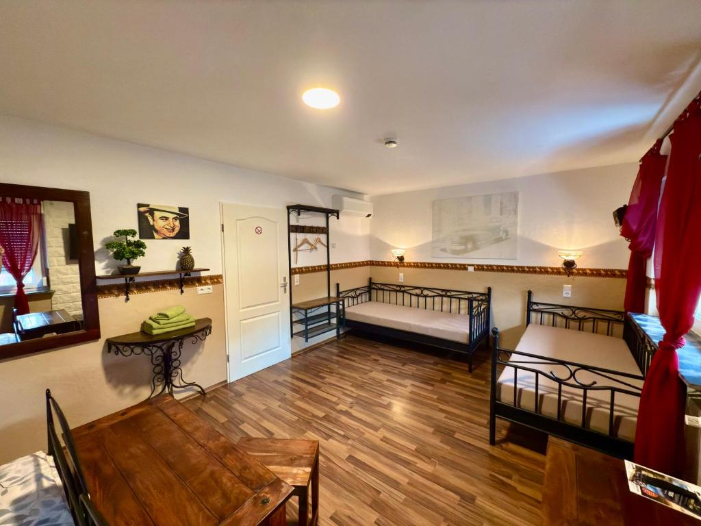 Europa Pension zum Grünen Baum - 7