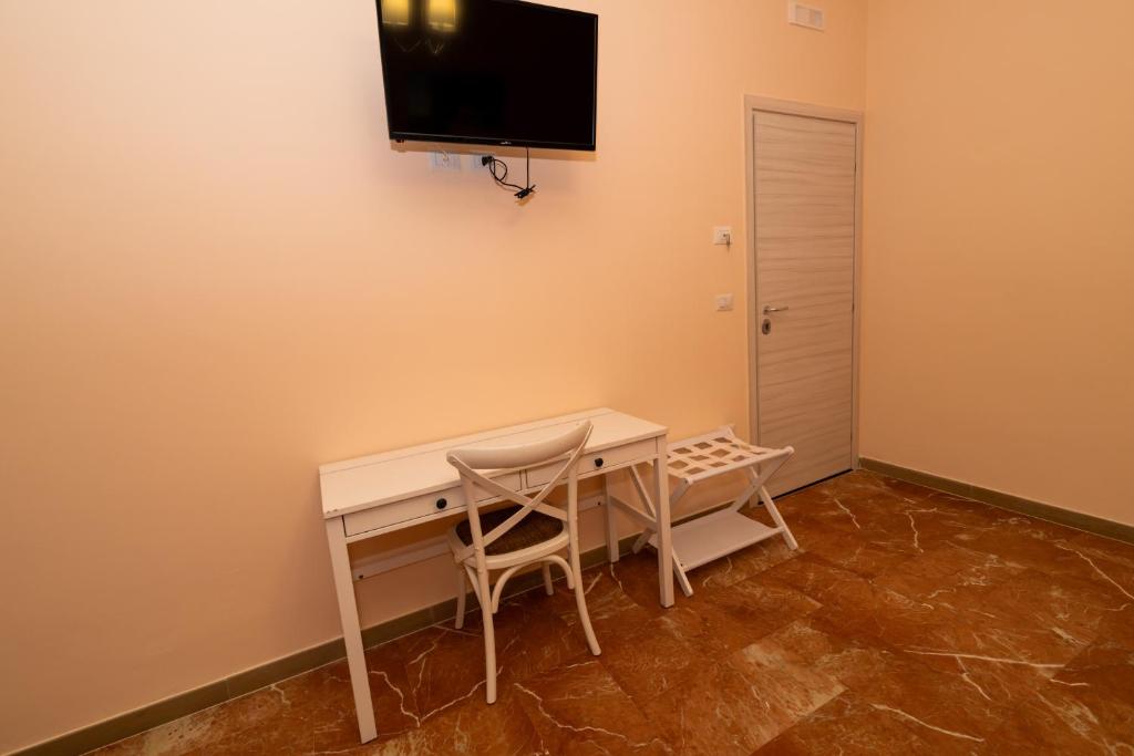 TV a/nebo společenská místnost v ubytování Apulia Concept B&B