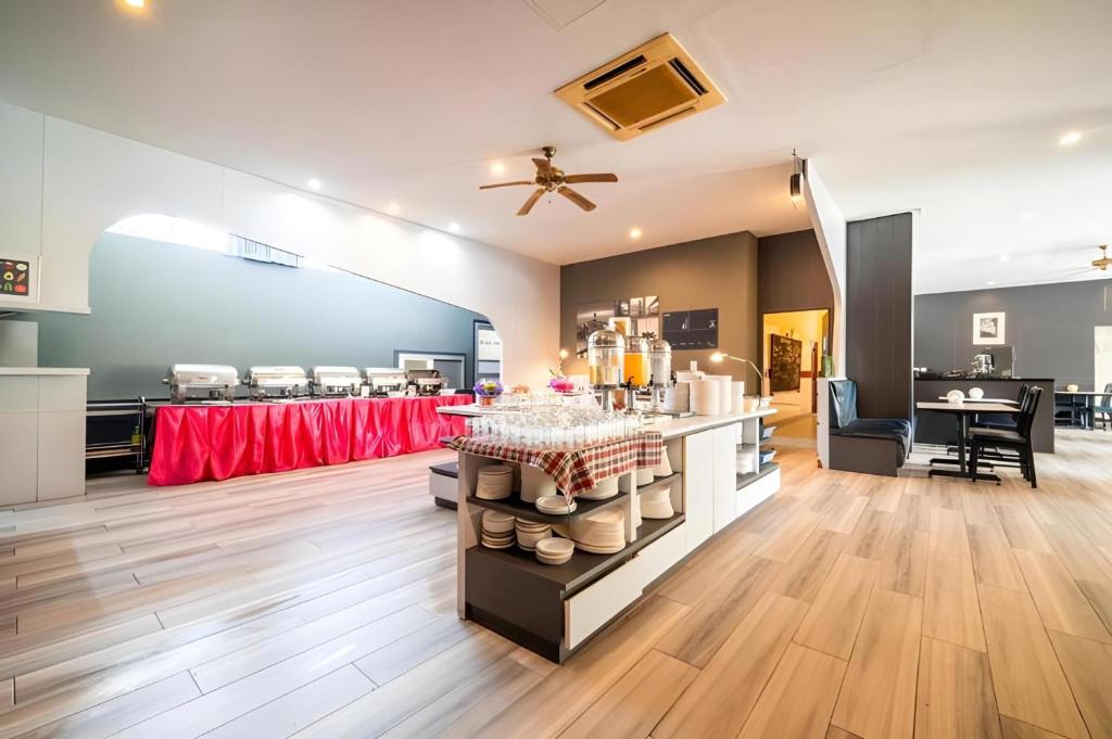 Sunday JA Plus Hotel - Resim 37