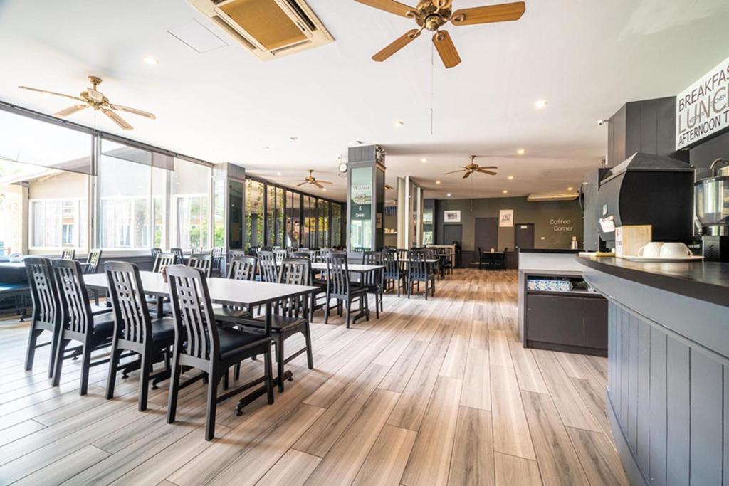 Sunday JA Plus Hotel - Resim 39