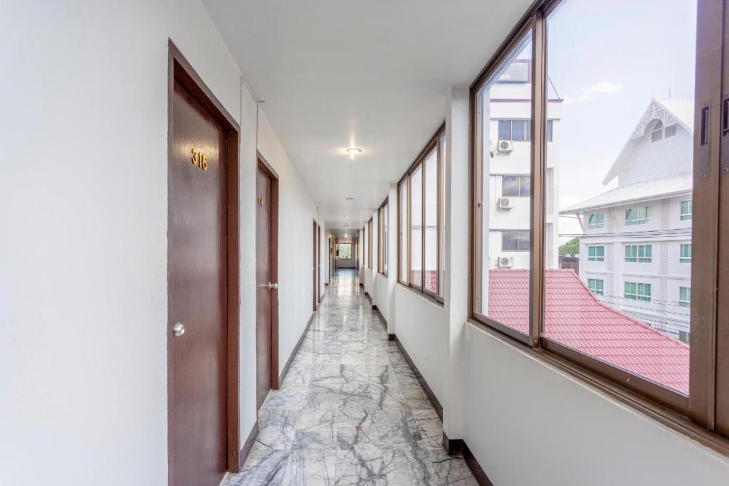 Super OYO 1096 Winner Inn Hotel - Resim 21