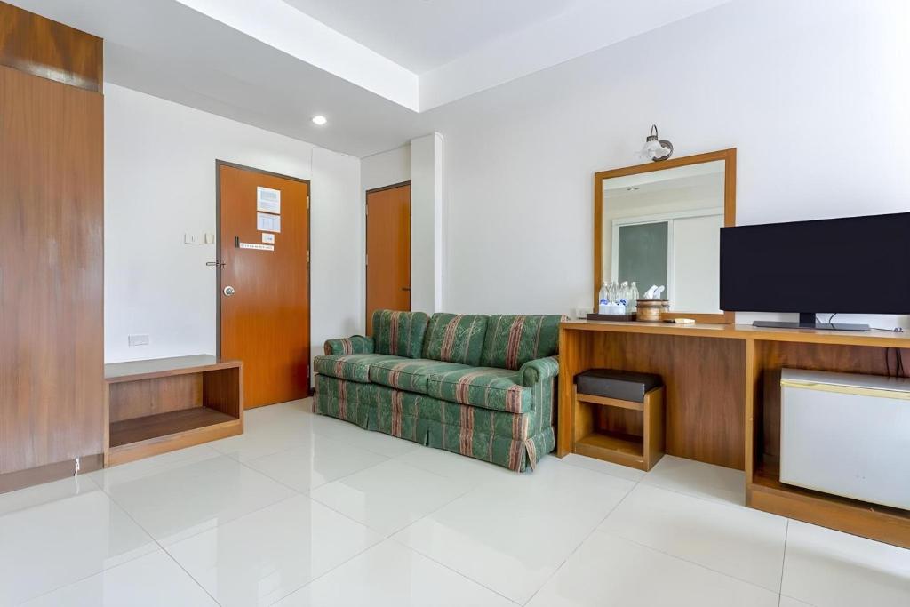 Super OYO 1096 Winner Inn Hotel - Resim 29