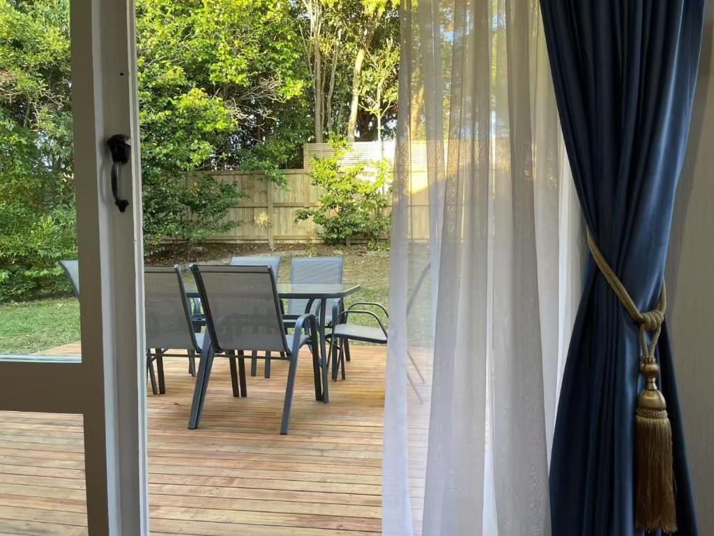 Classic 4 bedrooms house opposite Waikato Hospital - Resim 12