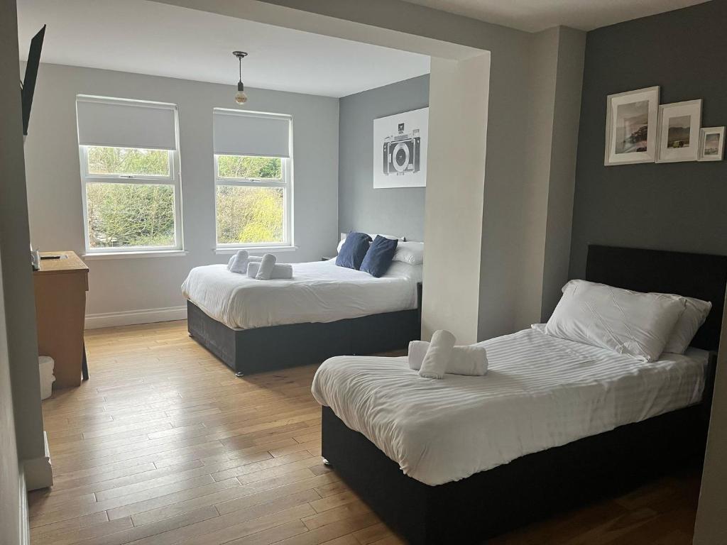 Laurel Bank Hotel - Standard Triple Room