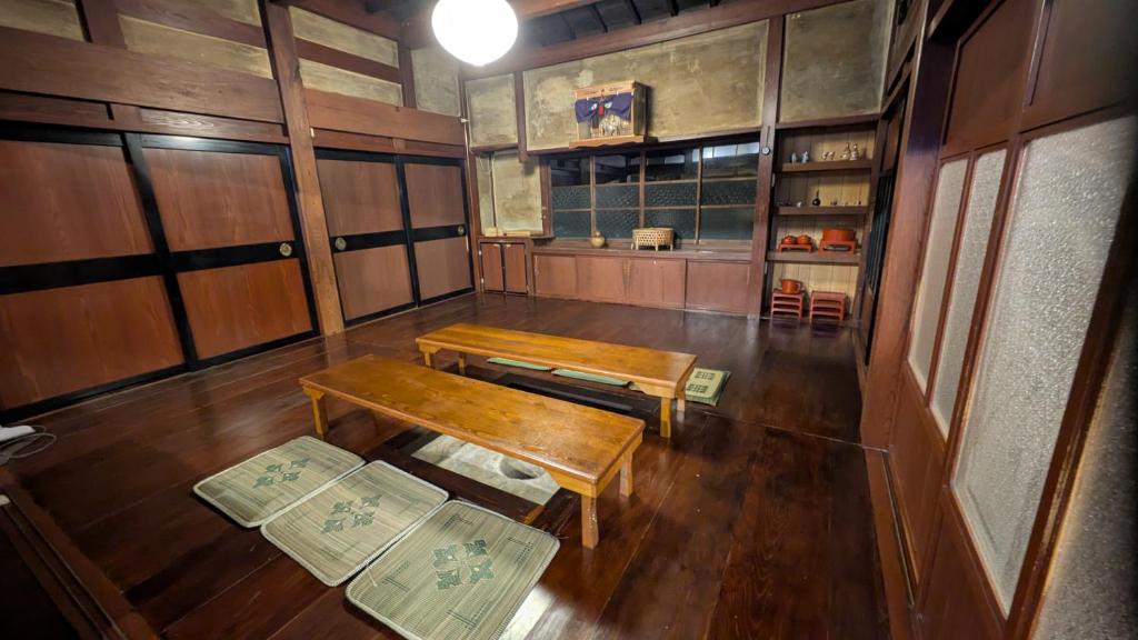 Fotografie z fotogalerie ubytování 一棟貸し古民家オープニングセール中 赤ちゃんから楽しめる文化庁選定重要伝統的建造物 築130年"古民家ゆうなぎ"小松空港から35分 金沢から60分 v destinaci Kaga