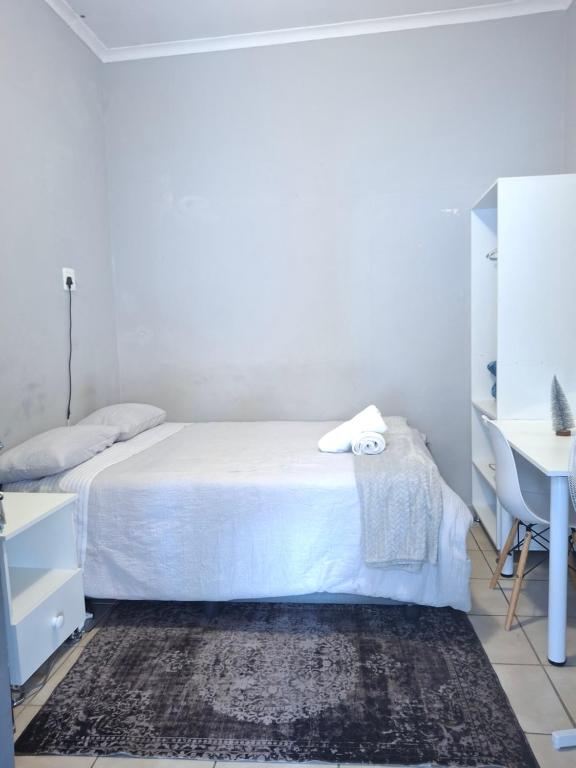 Postel nebo postele na pokoji v ubytování OlimG Stays Budget Room 2